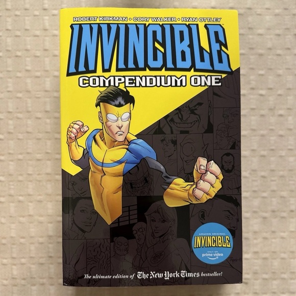 Invincible Compendium One Graphic Novel - Picture 1 of 5
